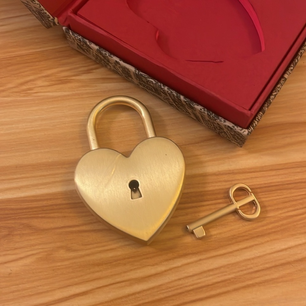 Christian Dior Heart Lock Key Charm Gold Padlock Keychain Rare Gift Collectible - Picture 2 of 5
